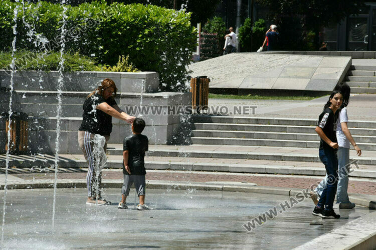 Променливо време в понеделник, но с температура до 35 градуса