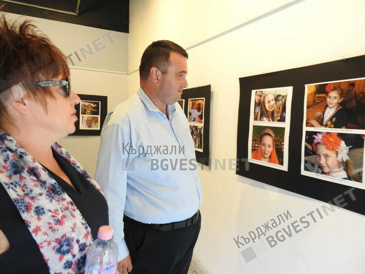 В Кърджали бе открита авторската изложба на Георги Кулов „Етнопалитра – лицата на балканския фолклор“