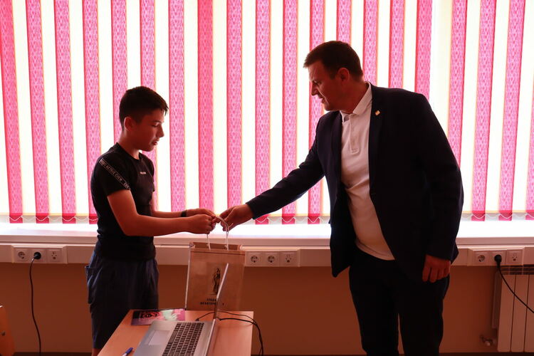 Димитър Траянов е първенец в регионалния кръг на олимпиадата по Информационни технологии 