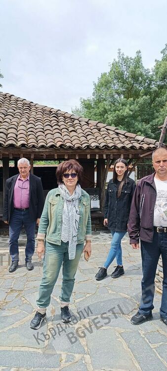 Цвета Караянчева посети Джамията на седемте девойки до Подкова