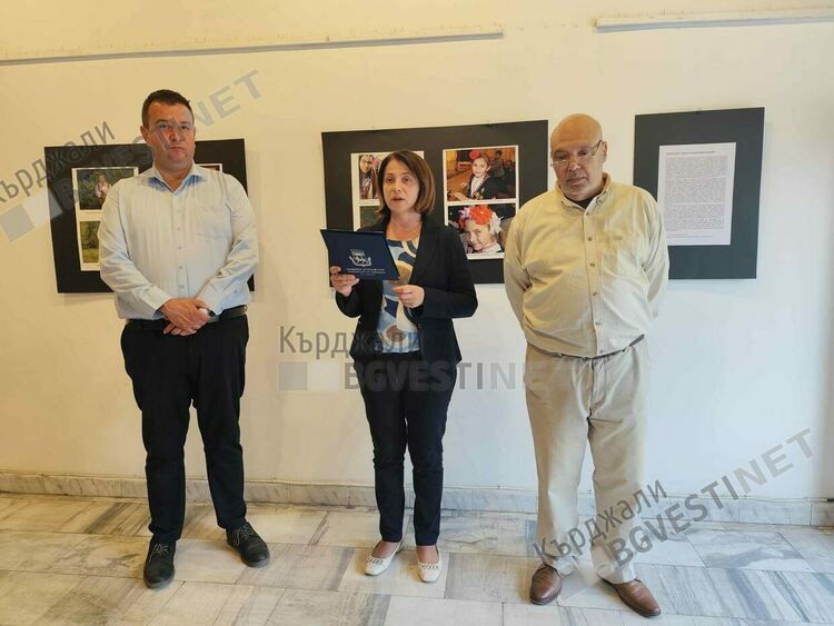 В Кърджали бе открита авторската изложба на Георги Кулов „Етнопалитра – лицата на балканския фолклор“