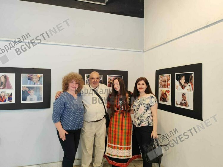 В Кърджали бе открита авторската изложба на Георги Кулов „Етнопалитра – лицата на балканския фолклор“