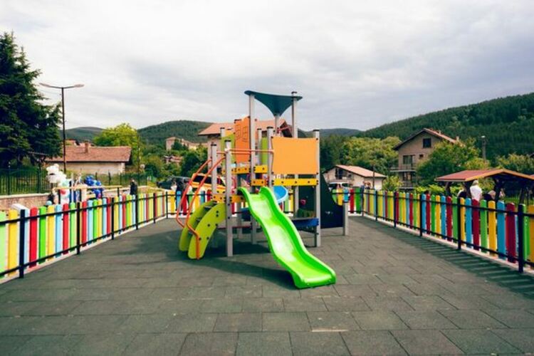 На ново парково пространство се радват жителите на пернишкия квартал „Ралица“