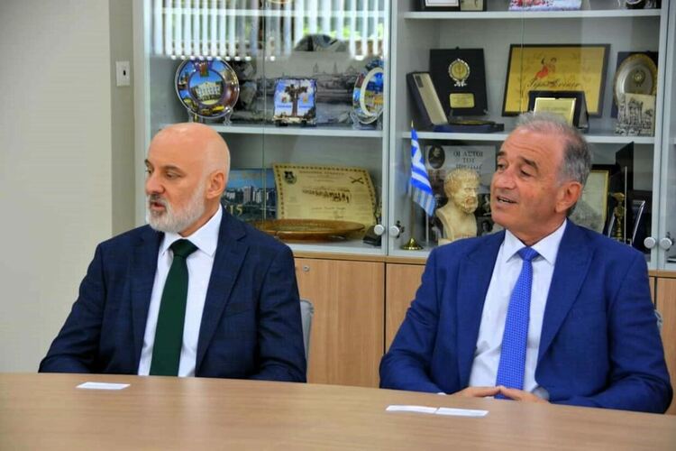 Община Асеновград подписа договор за закупуването на електробуси