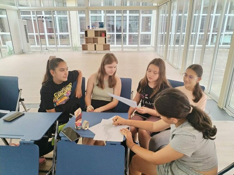 Ученици от "Златаров" са партньори в проект срещу агресията