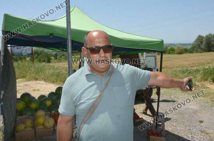 Производители спорят кой да продава на забранено място в Хасково