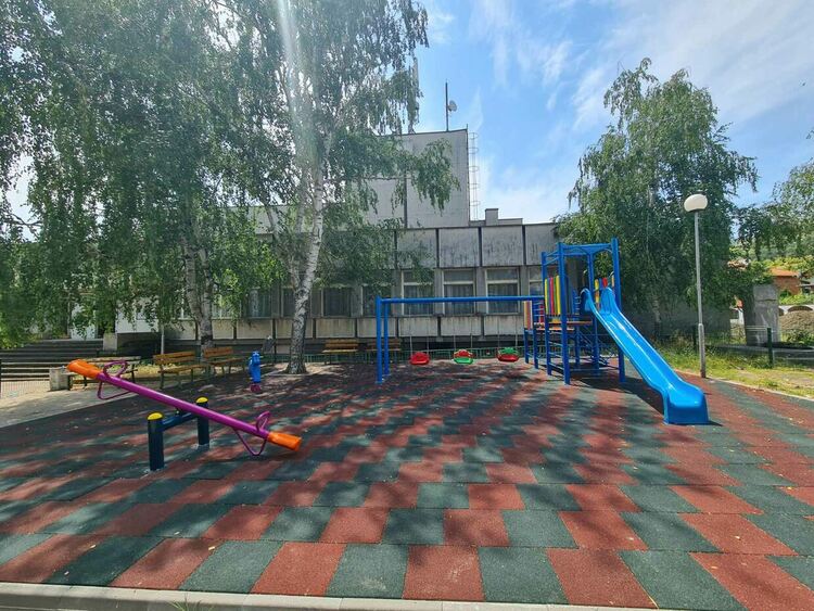 Нови детски площадки в 15 села в община Кърджали