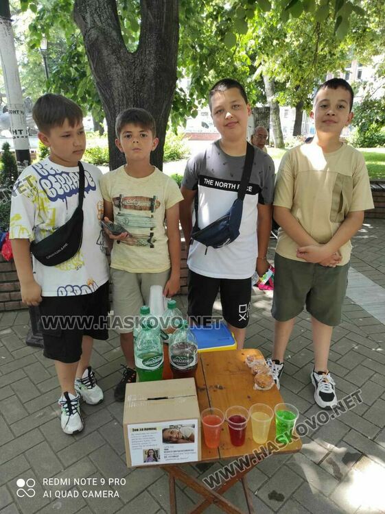 Ученици от „Св. Климент Охридски“ работиха за родителите си благотворително 