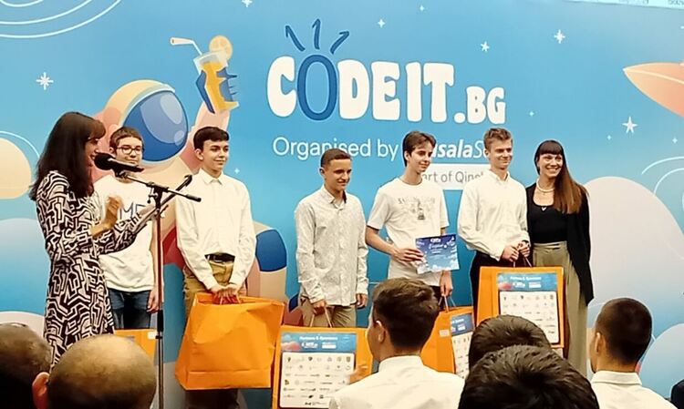 Никола Манолов от ПМГ-Хасково е отличен в международен конкурс по програмиране