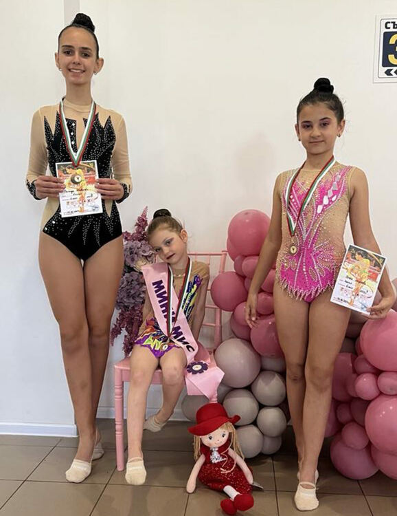 6 златни медала за гимнастичките на „Калия“ от международен турнир в Пазарджик