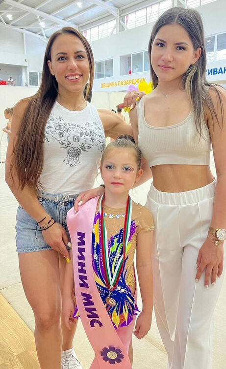 6 златни медала за гимнастичките на „Калия“ от международен турнир в Пазарджик