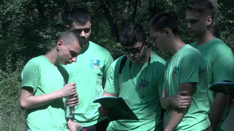 Ученици се запознаха с работата на лесовъдите в инициативата  „Горска класна стая“