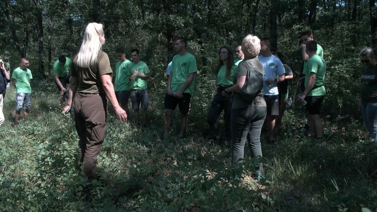 Ученици се запознаха с работата на лесовъдите в инициативата  „Горска класна стая“