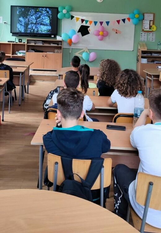 Засадиха дръвчета за Деня на екологията в Асеновград 