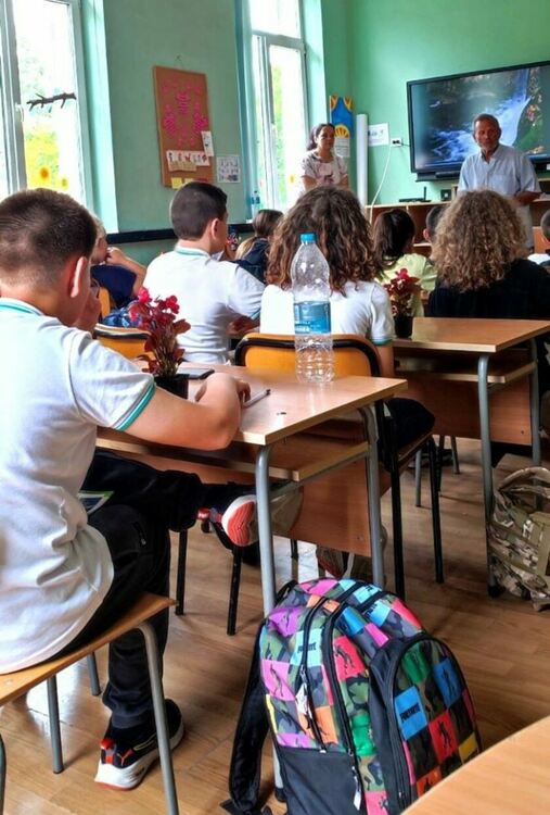 Засадиха дръвчета за Деня на екологията в Асеновград 