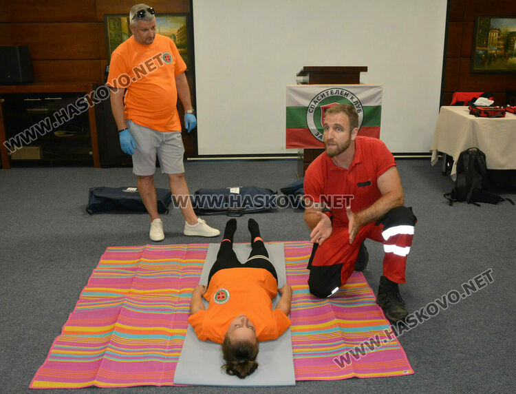 Обучиха доброволци от Хасково да помагат на пострадали при бедствия и аварии