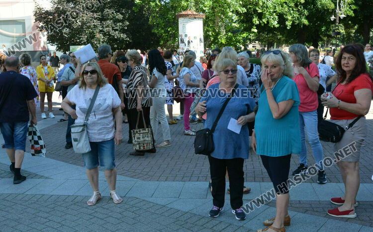 По график раздадоха бюлетините и машините за изборите в Хасковско
