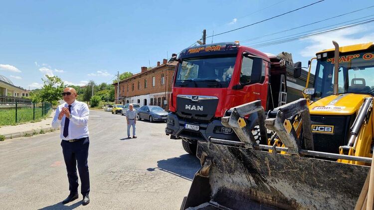 Поредна първа копка, започва ремонт на ул. „Христо Г. Данов“ в кв. „Възрожденци“