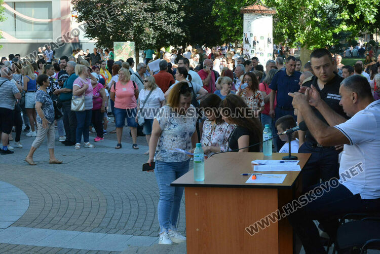 По график раздадоха бюлетините и машините за изборите в Хасковско