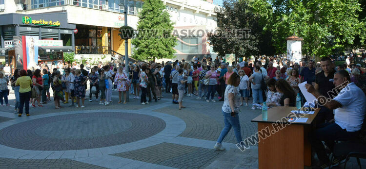 По график раздадоха бюлетините и машините за изборите в Хасковско