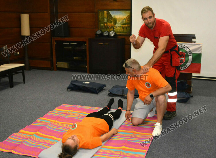 Обучиха доброволци от Хасково да помагат на пострадали при бедствия и аварии