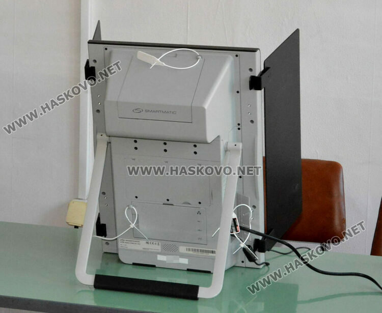 Проблеми с две машини и жалба в началото на изборния ден в Хасковска област