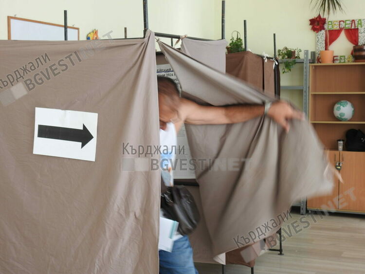 Кърджалийци излязоха да гласуват по хладно в сутришните часове,даже имаше опашки пред секции