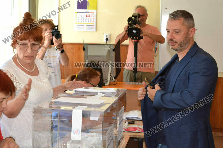 Делян Добрев: Гласувах за това да се развива държавата и в частност област Хасково