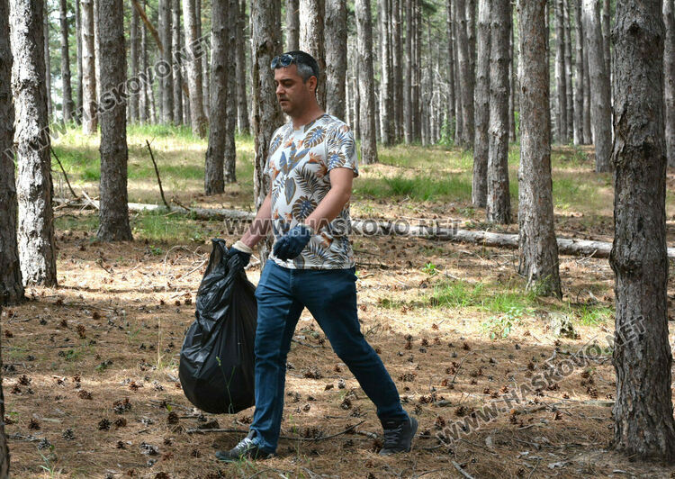 ЕСО-Хасково с поредна екоинициатива, облагородиха гората над кв. „Македонски“ 