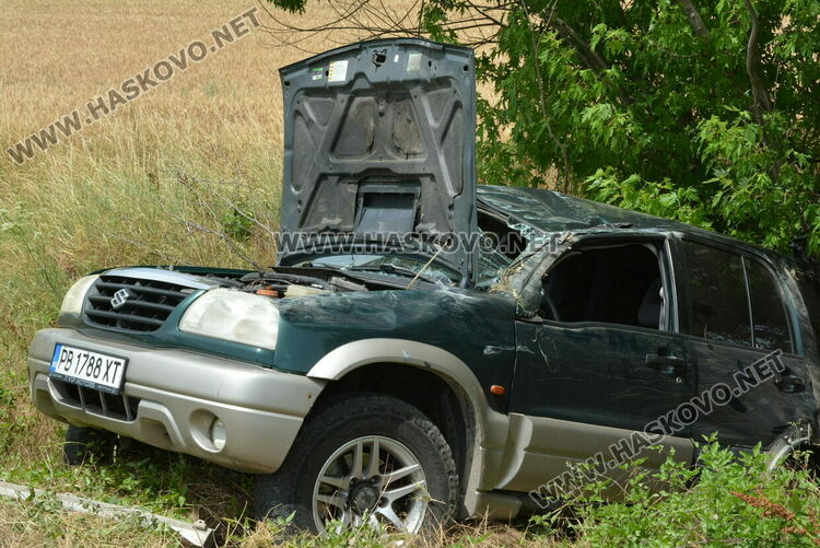 Дете и двама водачи пострадаха при катастрофа между Хасково и Клокотница