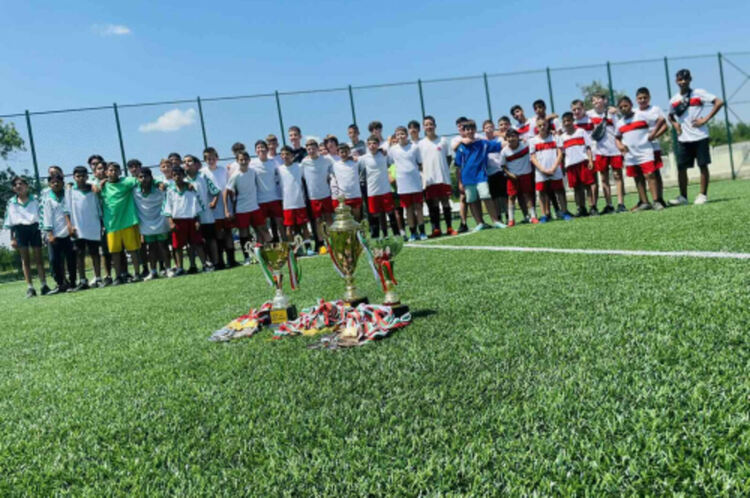 Училищата от общината се изправиха едно срещу друго във футболни двубои