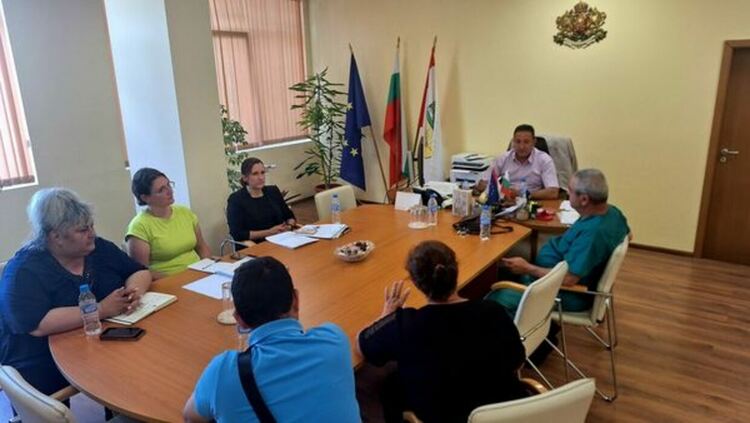 Кметът Кирил Стоев и заместник – кметът Гергана Здравкова проведоха работна среща с ветеринарни лекари на територията на Община Радомир