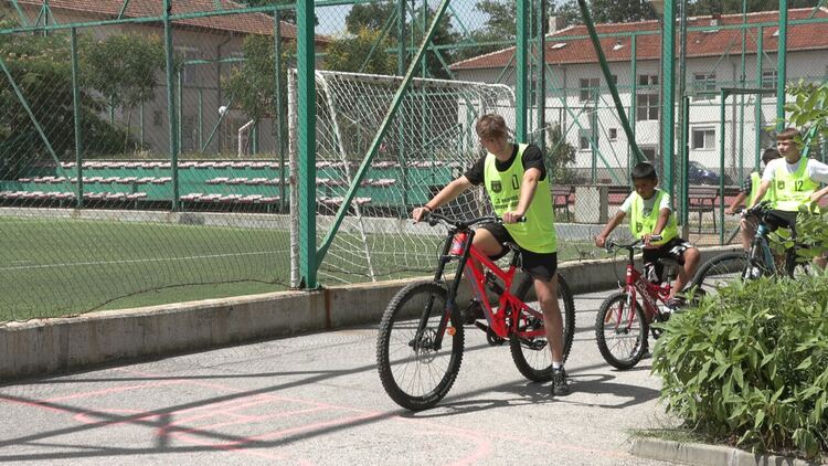 20 млади колоездачи показаха майсторски умения в управлението на велосипед