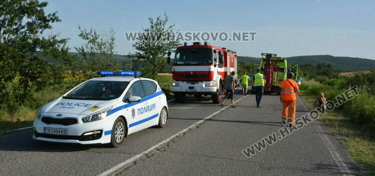Цистерна с газ се обърна на пътя край Стойково, а кола излетя в канавка 