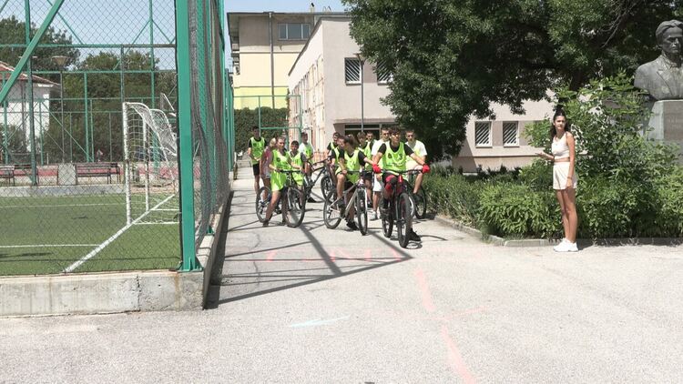 20 млади колоездачи показаха майсторски умения в управлението на велосипед