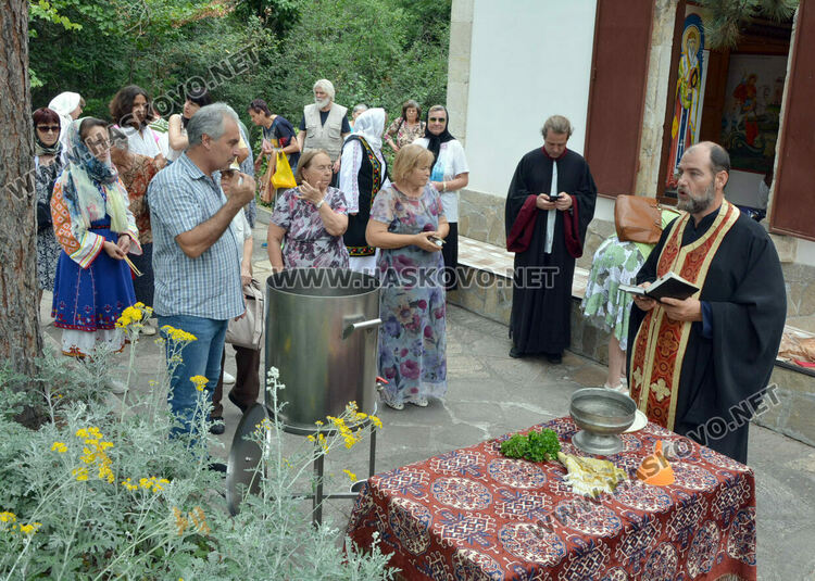 Шествие и водосвет в Хасково на Възнесение Господне