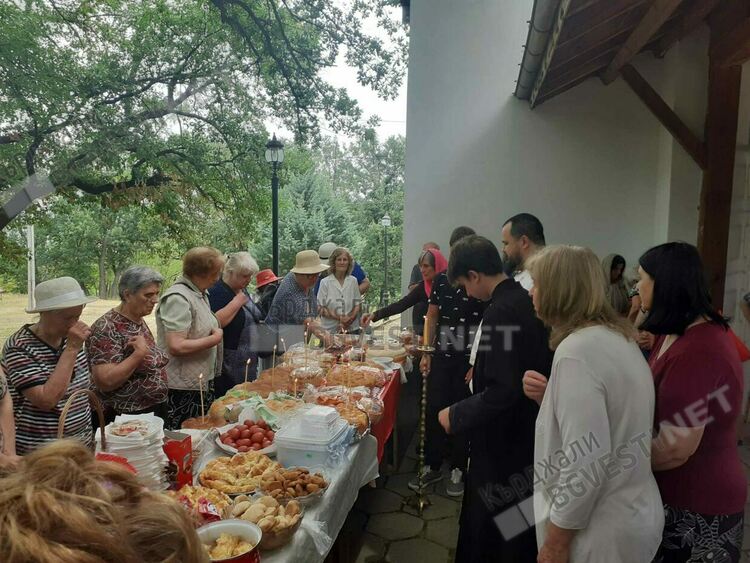 Миряни от Кърджали отбелязват храмовия празник на параклиса "Св.Спас" в село Резбарци