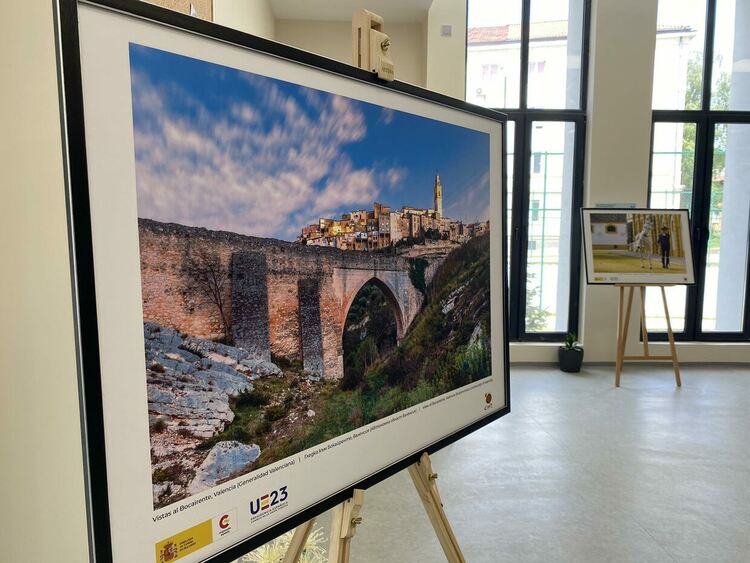 В Международния Младежки Център в Перник бе открита впечатляващата фотоизложба „Испания, по-близо“
