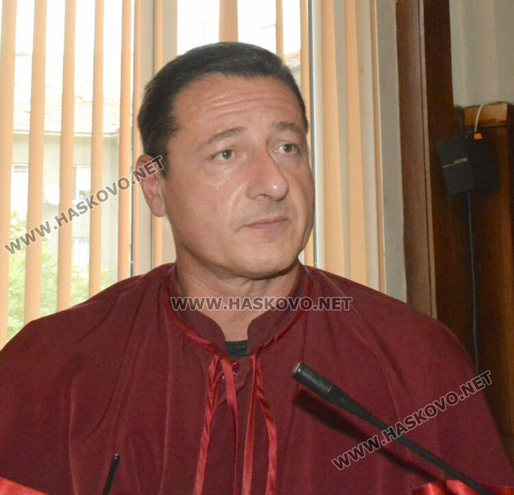 Не тръгна делото за загиналия след катастрофа Йордан заради отсъствие на подсъдимия и адвоката