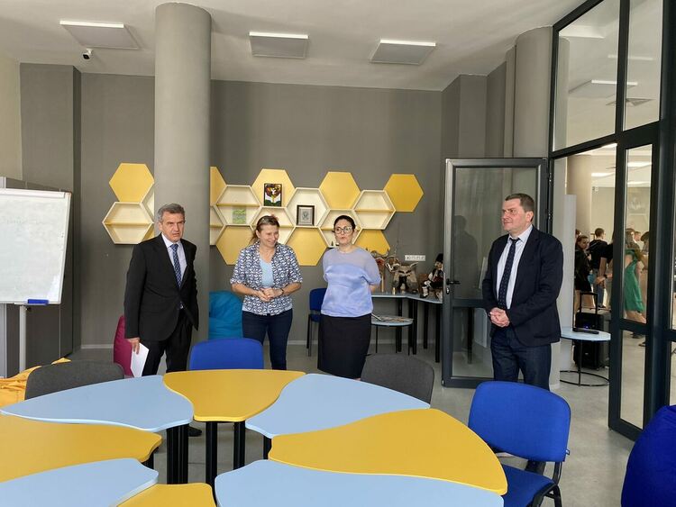 В Международния Младежки Център в Перник бе открита впечатляващата фотоизложба „Испания, по-близо“