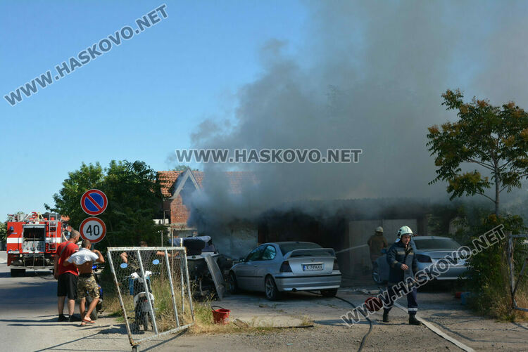 Пламна гараж в Хасково 