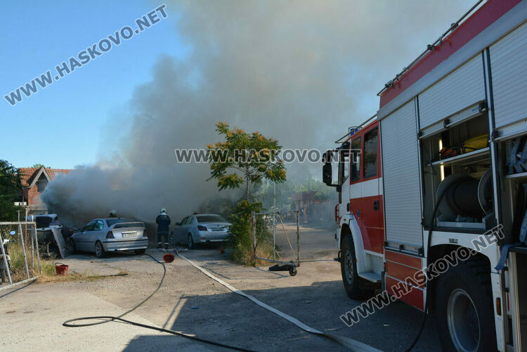 Пламна гараж в Хасково 