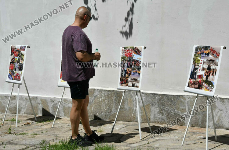 Хор „Орфей“ изпрати абитуриентите си на благотворителен  годишен концерт 