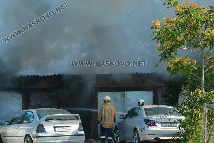 Пламна гараж в Хасково 