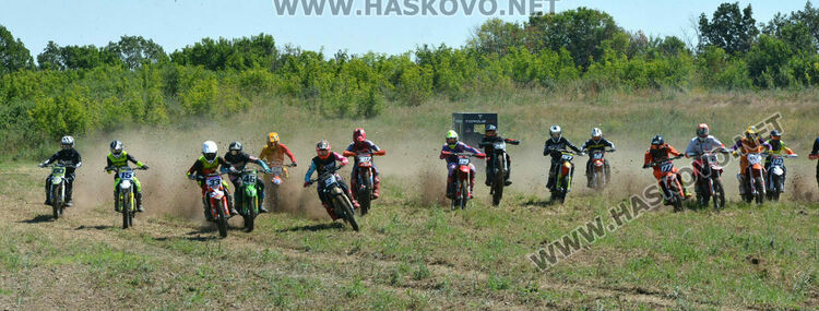 Рев на мотори огласи мотополигона край Хасково