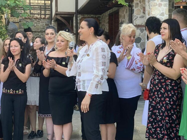 Оригинална захарна изложба представя забележителностите на Златоград /галерия/