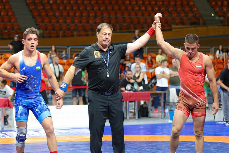 „Димитровград“ срази конкуренцията за първа титла по борба при мъжете