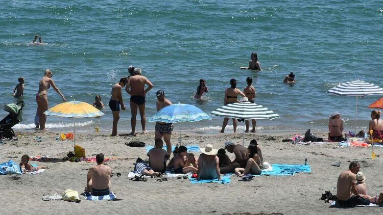 Доц. Кунчев: Плажовете и водата ни са чисти