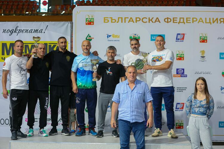 „Димитровград“ срази конкуренцията за първа титла по борба при мъжете