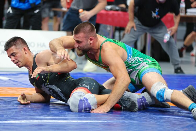 „Димитровград“ срази конкуренцията за първа титла по борба при мъжете